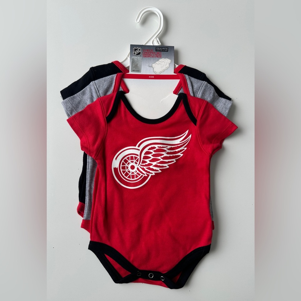 Detroit Red Wings 3-6 Months Creeper Set Short Sleeve Baby Snap Three Pack NHL
